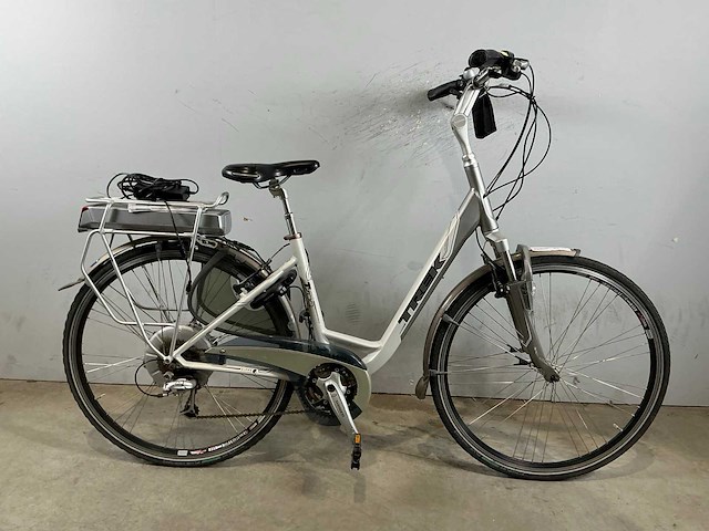 Trek t700+ navigator elektrische damesfiets - afbeelding 1 van  7