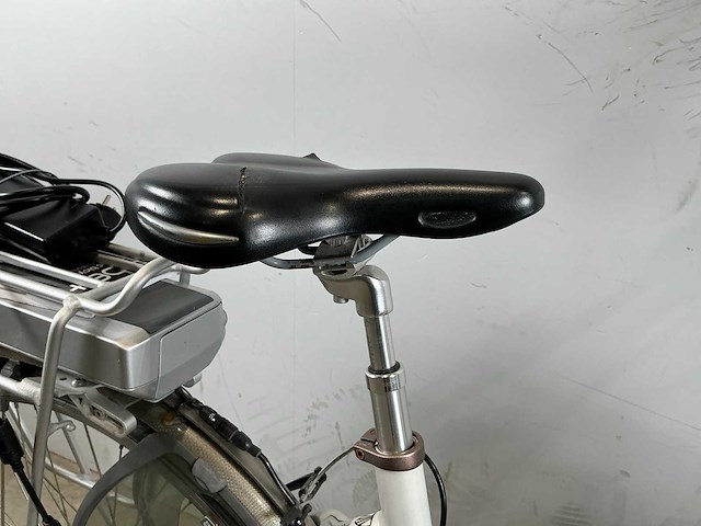 Trek t700+ navigator elektrische damesfiets - afbeelding 4 van  7