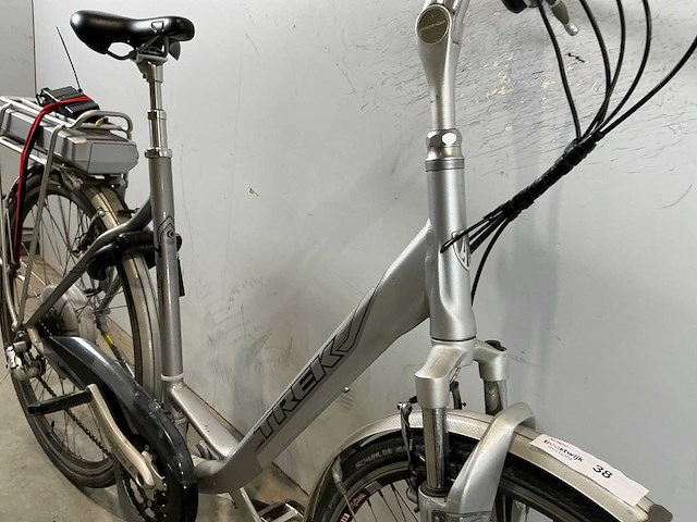 Trek t700+ navigator elektrische damesfiets - afbeelding 2 van  10