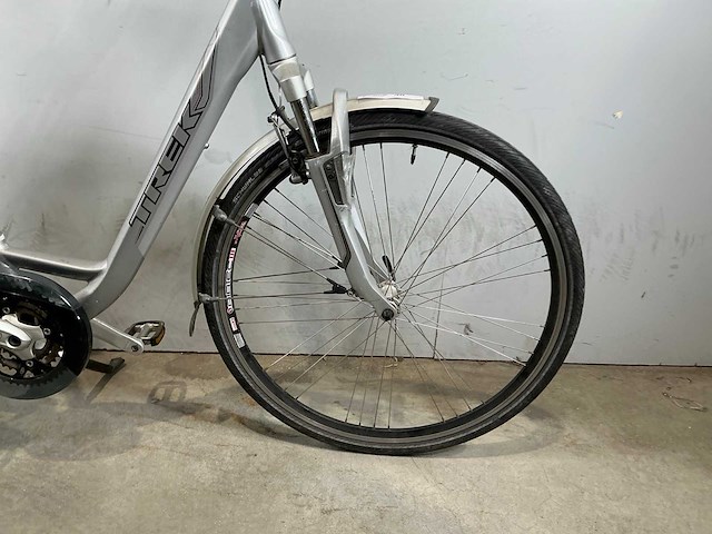 Trek t700+ navigator elektrische damesfiets - afbeelding 3 van  10