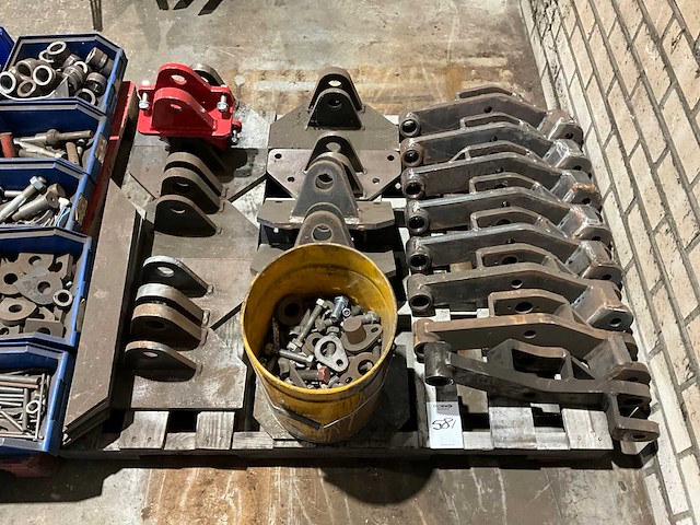 Trekhaak en besturingsdelen - afbeelding 1 van  7