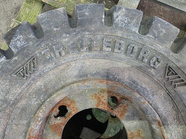 Trelleborg - 18x7-8 - vrachtwagenbanden - afbeelding 3 van  5