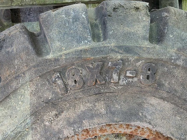 Trelleborg - 18x7-8 - vrachtwagenbanden - afbeelding 4 van  5