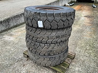 Trelleborg t-900 10.00-20 volrubber industrie band met velg (4x) - afbeelding 1 van  6