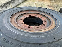 Trelleborg t-900 10.00-20 volrubber industrie band met velg (4x) - afbeelding 2 van  6
