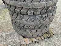 Trelleborg t-900 10.00-20 volrubber industrie band met velg (4x) - afbeelding 6 van  6