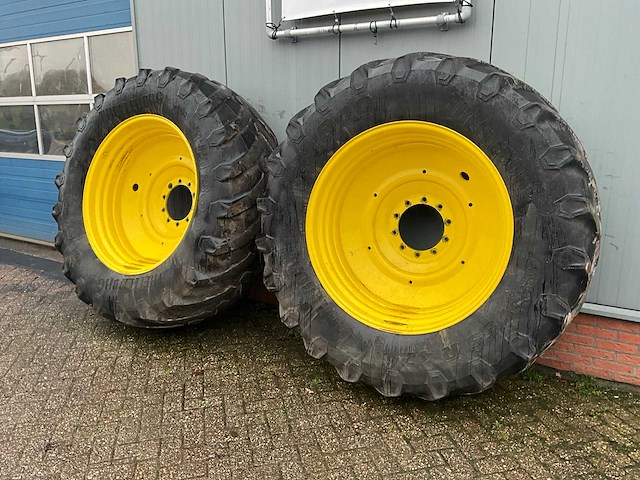 Trelleborg tm800 650/65r42 band met velg (2x) - afbeelding 1 van  11