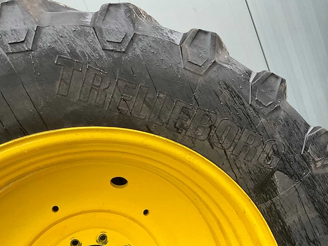 Trelleborg tm800 650/65r42 band met velg (2x) - afbeelding 11 van  11