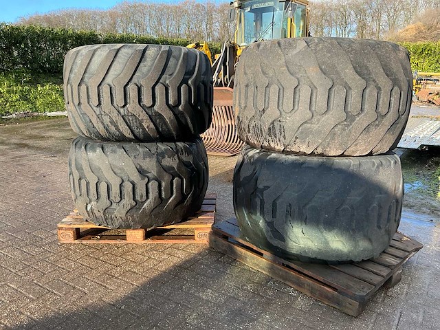 Trelleborg twih 423 set banden met velg - afbeelding 2 van  6