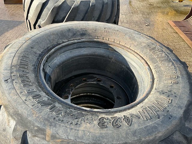 Trelleborg twih 423 set banden met velg - afbeelding 3 van  6