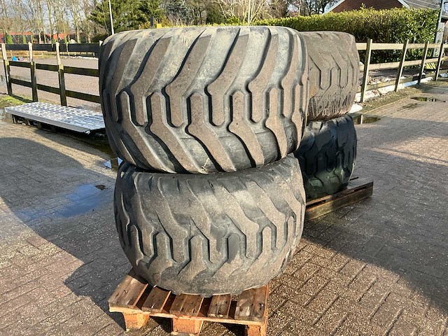 Trelleborg twih 423 set banden met velg - afbeelding 6 van  6