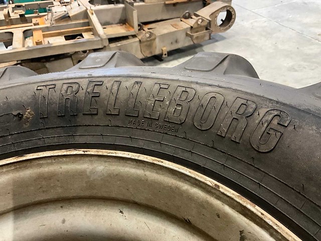 Trelleborg twin 422 band met velg (4x) - afbeelding 6 van  11