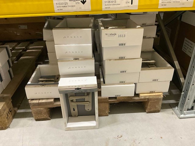 Tremolo langschild sleutelgat 72 mm deurkruksets (40x) - afbeelding 1 van  7