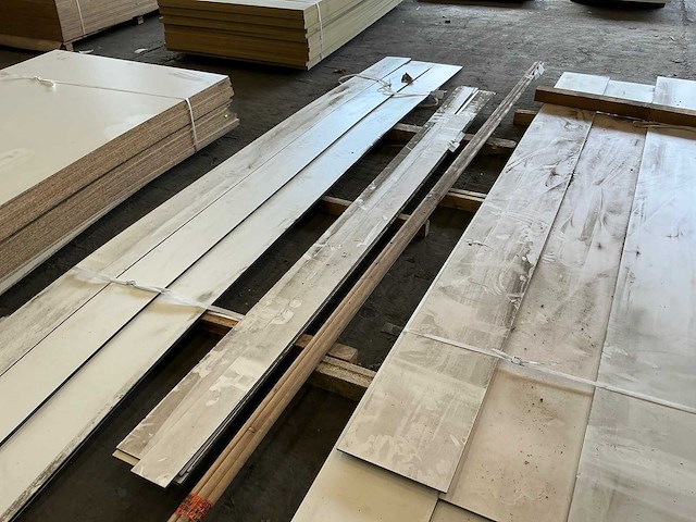 Trespa boeidelen 6x110 cm (9x) - afbeelding 1 van  4