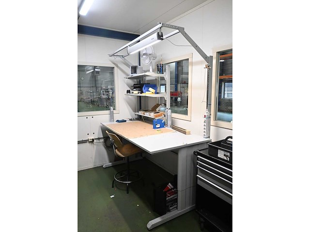 Treston werkplaats sta-bureau met verlichting - afbeelding 2 van  5