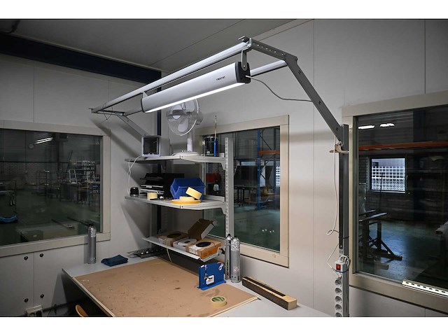 Treston werkplaats sta-bureau met verlichting - afbeelding 3 van  5