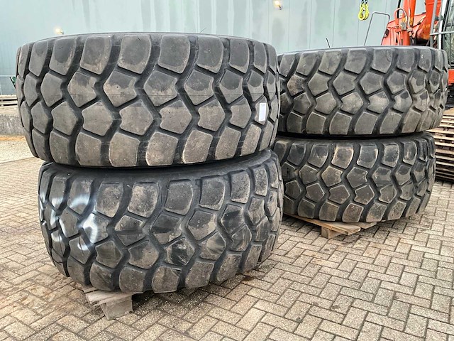 Triangle tb5985 29.5r25 industrie band met velg (4x) - afbeelding 6 van  9