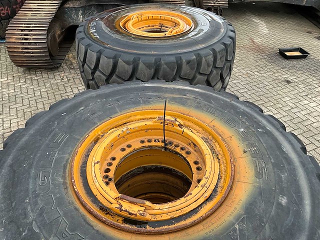 Triangle tb5985 29.5r25 industrie band met velg (4x) - afbeelding 7 van  9