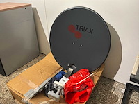 Triax satelliet antenne - afbeelding 1 van  2