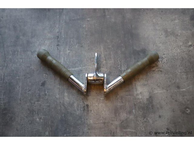 Triceps v-bar - afbeelding 2 van  3