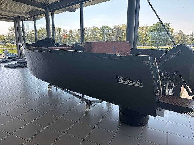 Tridente - 2023 - 18s - sloep - afbeelding 2 van  2