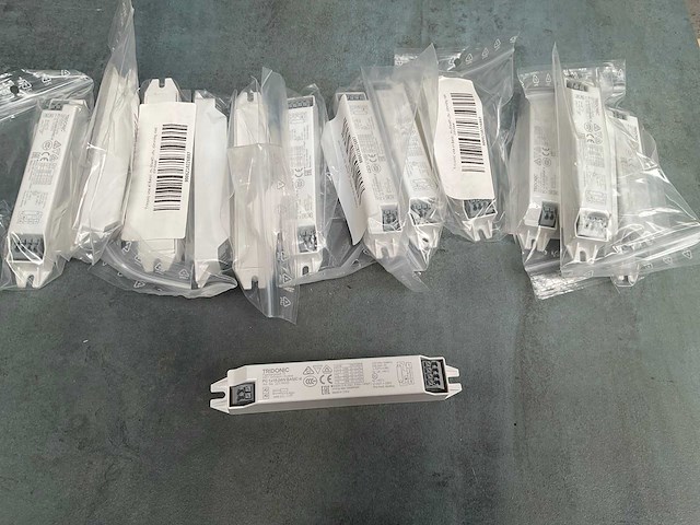 Tridonic pc basic 1x18-24w sl (15x) - afbeelding 1 van  2