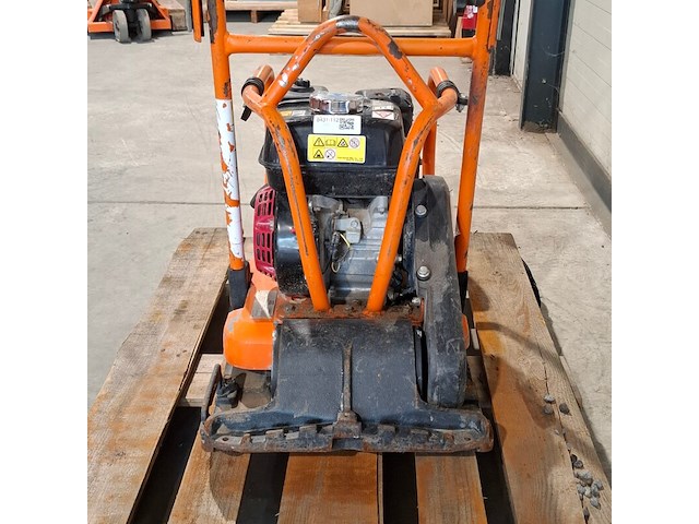 Trilplaat 16kn benzine atlas copco, lf 80, bouwjaar 2016 - afbeelding 2 van  12