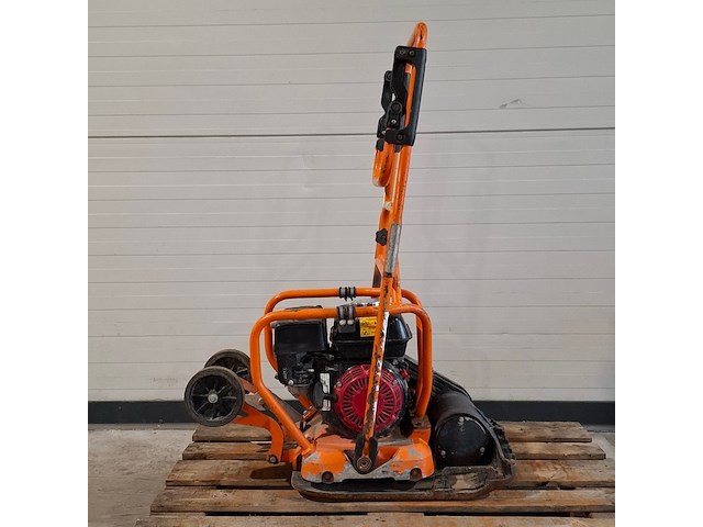 Trilplaat 16kn benzine atlas copco, lf 80, bouwjaar 2016 - afbeelding 1 van  12