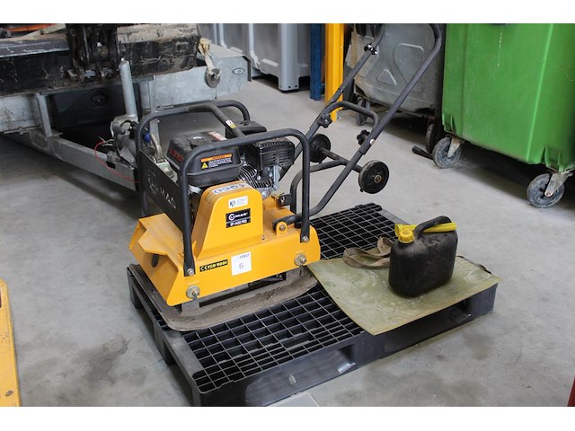 Trilplaat lumag pr-1400 pro. bouwjaar 2024. gewicht 130 kg. afmeting plaat 58 x 45 cm. - afbeelding 1 van  6