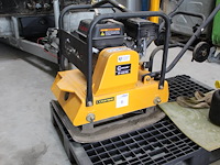 Trilplaat lumag pr-1400 pro. bouwjaar 2024. gewicht 130 kg. afmeting plaat 58 x 45 cm. - afbeelding 2 van  6