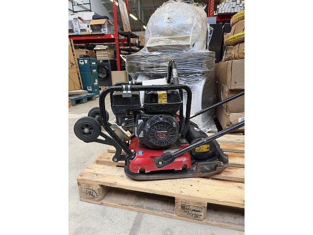 Trilplaat met honda gx160 benzine motor - afbeelding 3 van  7