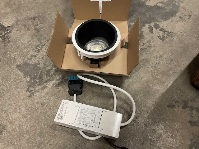 Trilux sns rc5 srvfl led inbouw downlighter (12x) - afbeelding 1 van  3