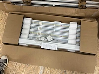 Trilux-veko-zumtobel-regiolux-steinel loodsverlichting/lijnverlichting partij - afbeelding 10 van  29