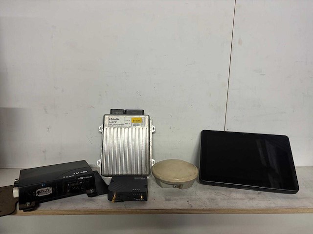 Trimble - xcn2050 / tmx2050 rtk 2,5 cm gps systeem - afbeelding 1 van  2