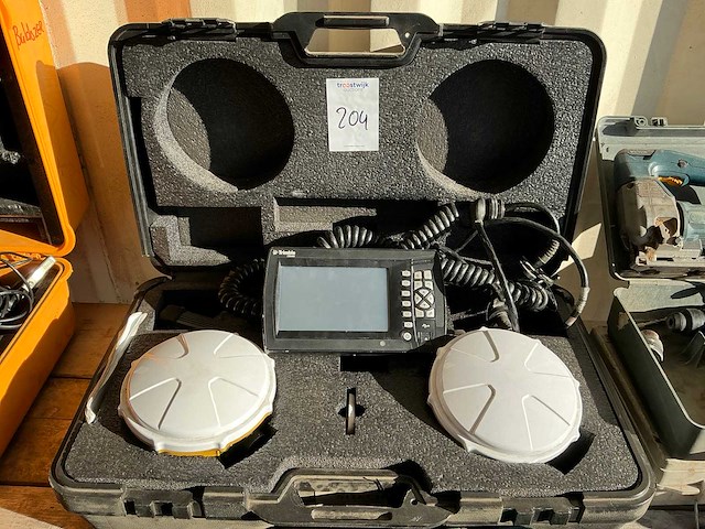 Trimble cb460 3d-landmeter - afbeelding 1 van  3