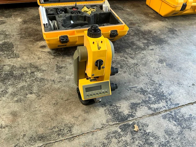 Trimble spectra precision ts315 bouw-totaalstation theodoliet - afbeelding 2 van  5