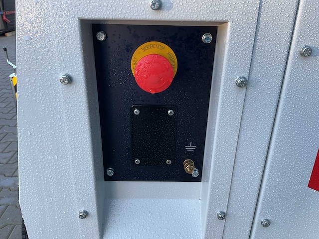 Trime x-city noodverlichting - yanmar motor - afbeelding 11 van  11