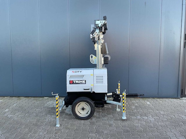 Trime x-city noodverlichting - yanmar motor - afbeelding 2 van  10