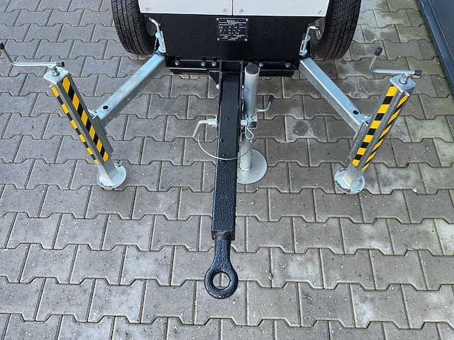 Trime x-city noodverlichting - yanmar motor - afbeelding 9 van  18