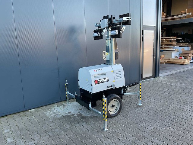 Trime x-city noodverlichting - yanmar motor - afbeelding 1 van  3
