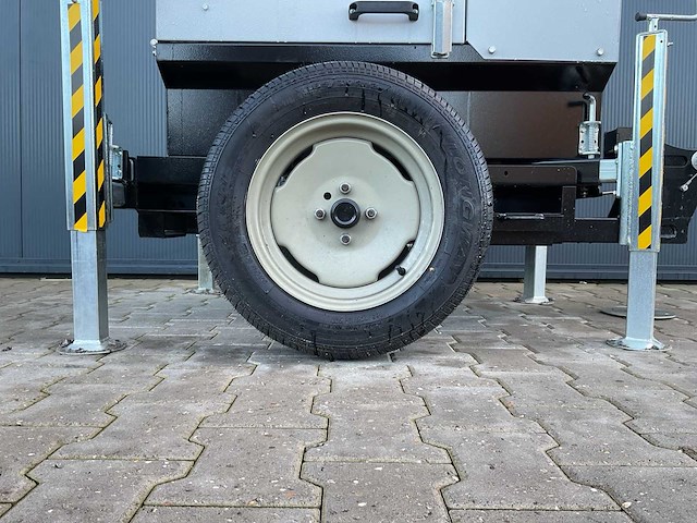 Trime x-city noodverlichting - yanmar motor - afbeelding 2 van  6