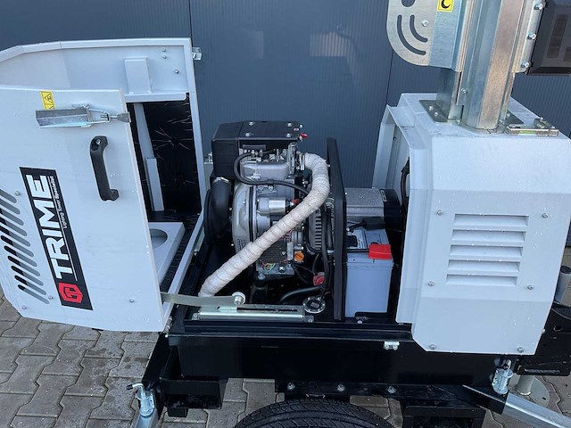 Trime x-city noodverlichting - yanmar motor - afbeelding 4 van  6