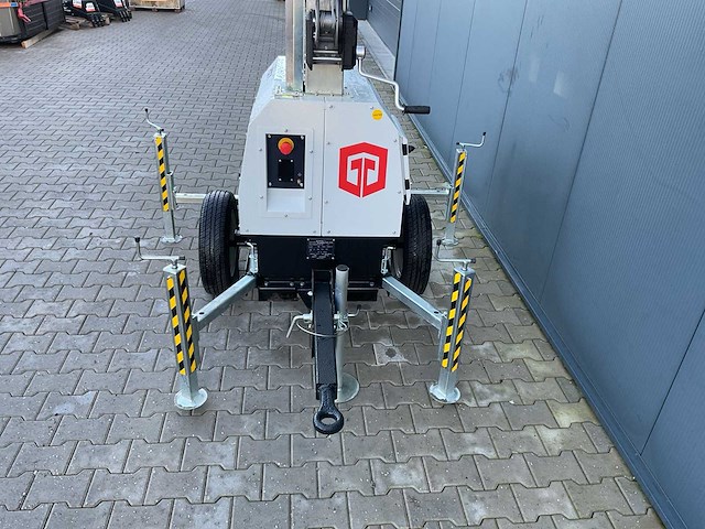 Trime x-city noodverlichting - yanmar motor - afbeelding 5 van  6