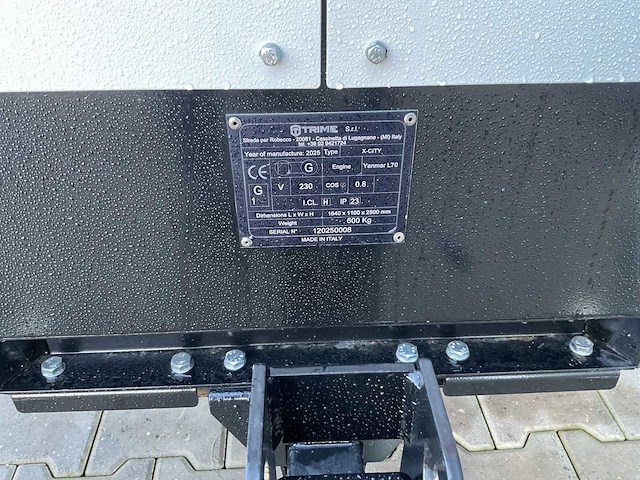 Trime x-city noodverlichting - yanmar motor - afbeelding 6 van  6
