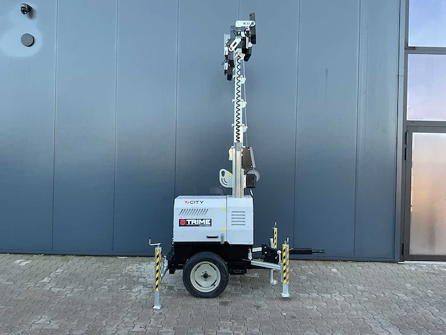 Trime x-city noodverlichting - yanmar motor - afbeelding 13 van  18
