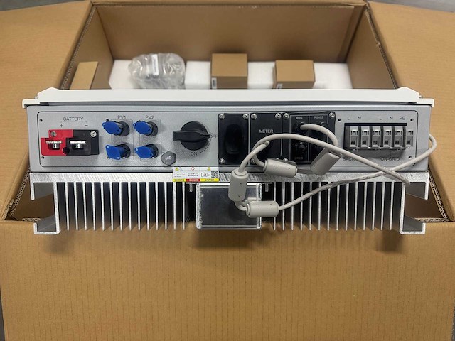 Trina - goodwe - dyness - set van 10 zonnepalen (440 wp) - omvormer met 10 kw batterij - afbeelding 9 van  19
