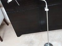 Trio leuchten staande multiverstelbare lamp - afbeelding 2 van  6