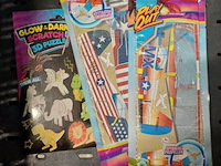 Trio speelgoed in doos d - afbeelding 2 van  3