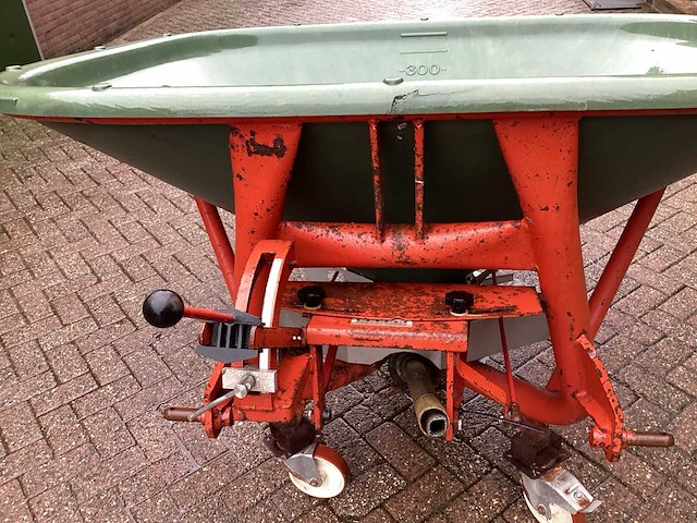 Trioliet mullos kunstmeststrooier - afbeelding 8 van  8