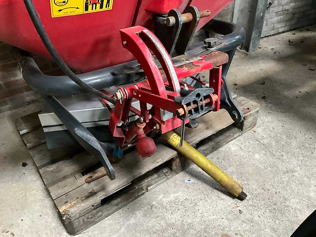 Trioliet ts4 kunstmeststrooier - afbeelding 3 van  5